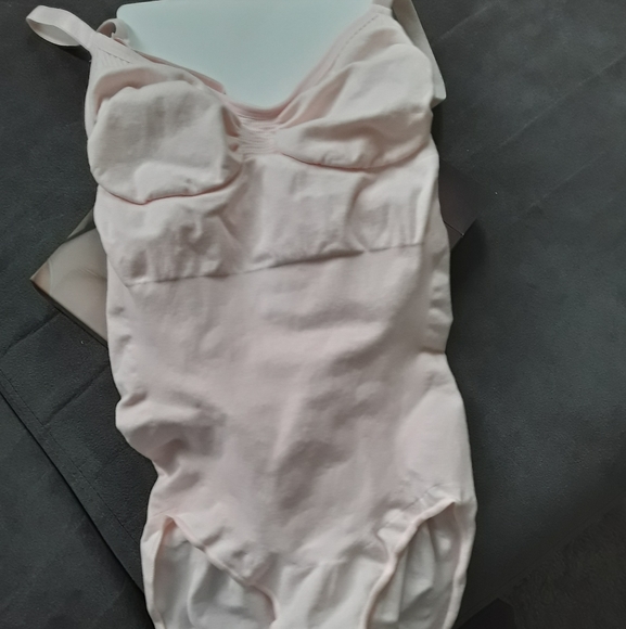 Skims - Picture 2 of 2